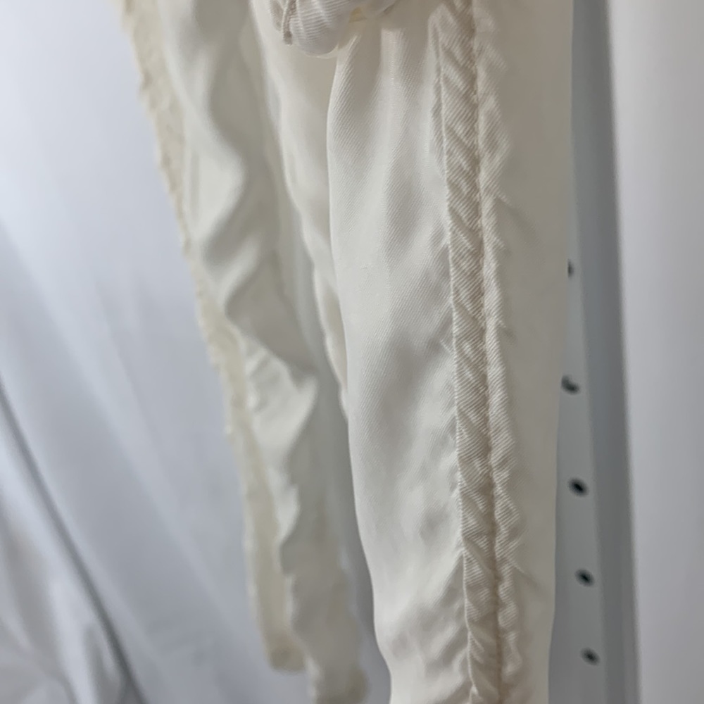 Johnny Was Pete & Greta Cargo Pants. - Picture 6 of 11